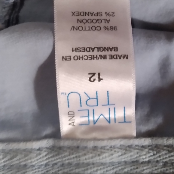 Women's Shorts - Picture 8 of 8